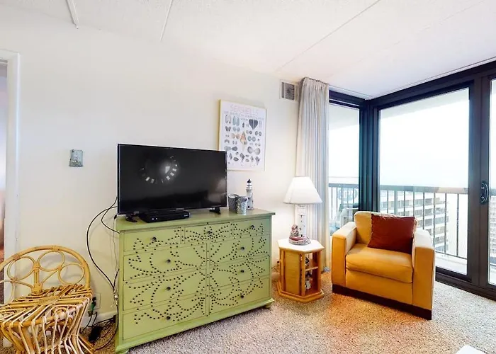Holiday home Sunny Coastal With Balcony Pools Gym Ac & Tennis *