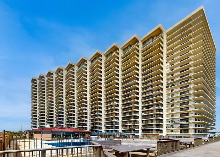 Sunny Coastal With Balcony Pools Gym Ac & Tennis