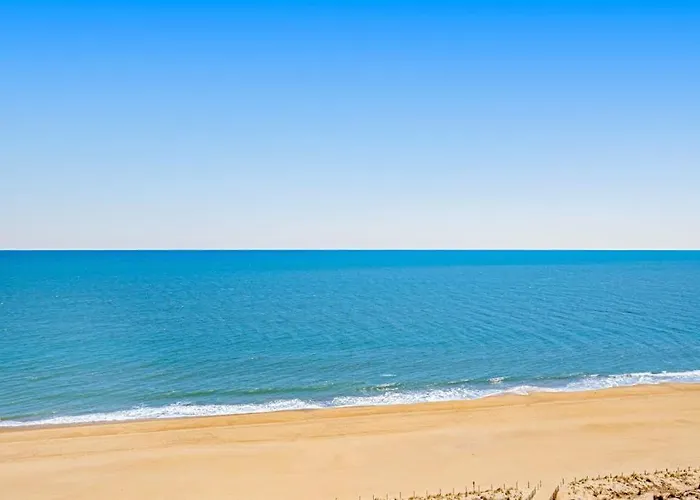 Holiday home Sunny Coastal With Balcony Pools Gym Ac & Tennis *